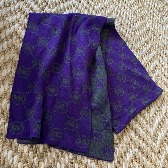 Michael Kors Purple Scarf MK Logo Reversible Grey Royal Knit Classic Patterned - Picture 2 of 4